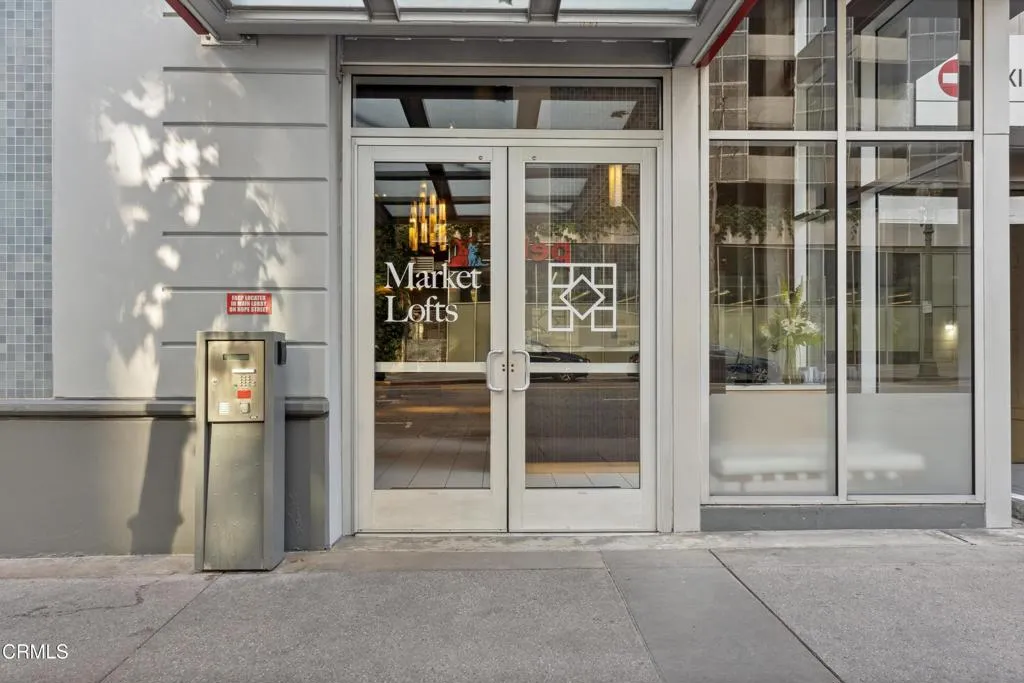 645 W 9th Street 200, Los Angeles, California 90015 home-pic-26